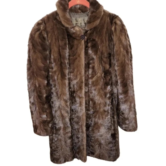 Genuine Mink - Picture 1 of 6